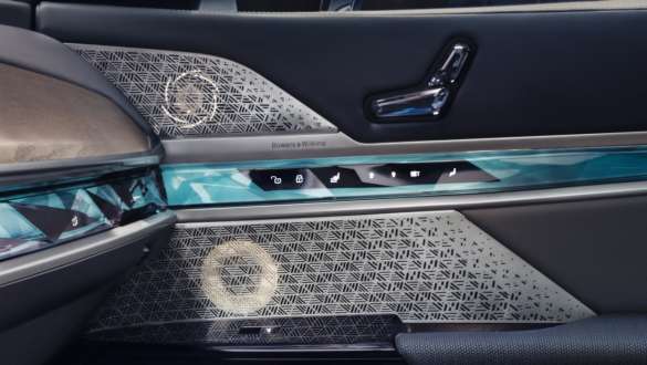 Bowers & Wilkins Diamond surround hangsugárzó rendszer.